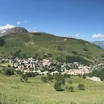 The Paradise 2 Alpes 公寓 *