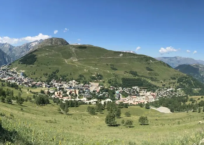 The Paradise 2 Alpes Apartment *